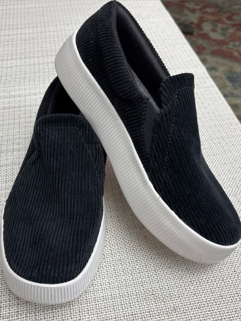 ALLBIRDS Women's Slip-On Corduroy Sneakers - Black SZ. 39 EUR